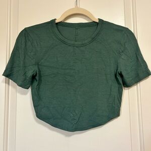 🍋🍀 Lululemon Hold Tight Sage Green Cropped Crew Top 🍀🍋